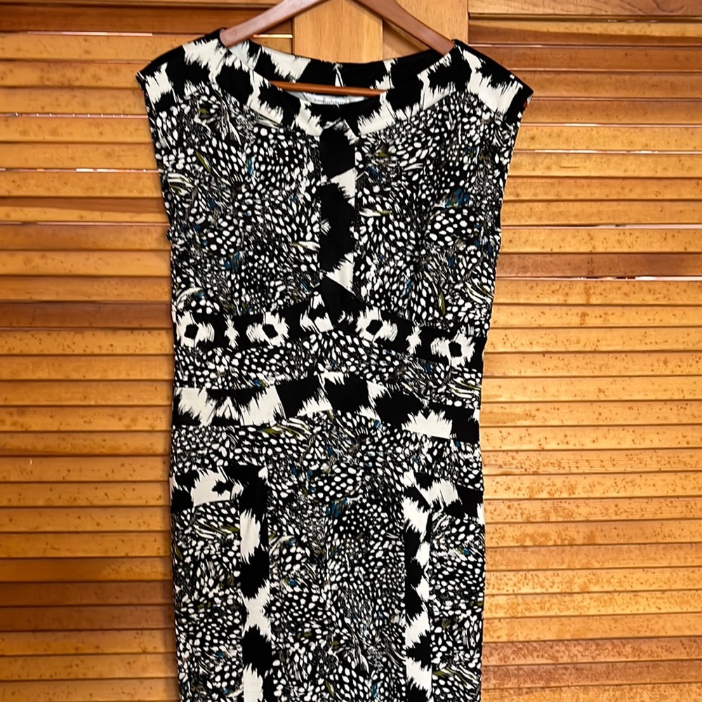 Super cute DVF cocktail dress!